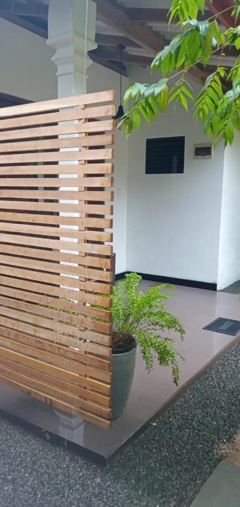 Aurora Midigama Hotel Ahangama Ngoại thất bức ảnh